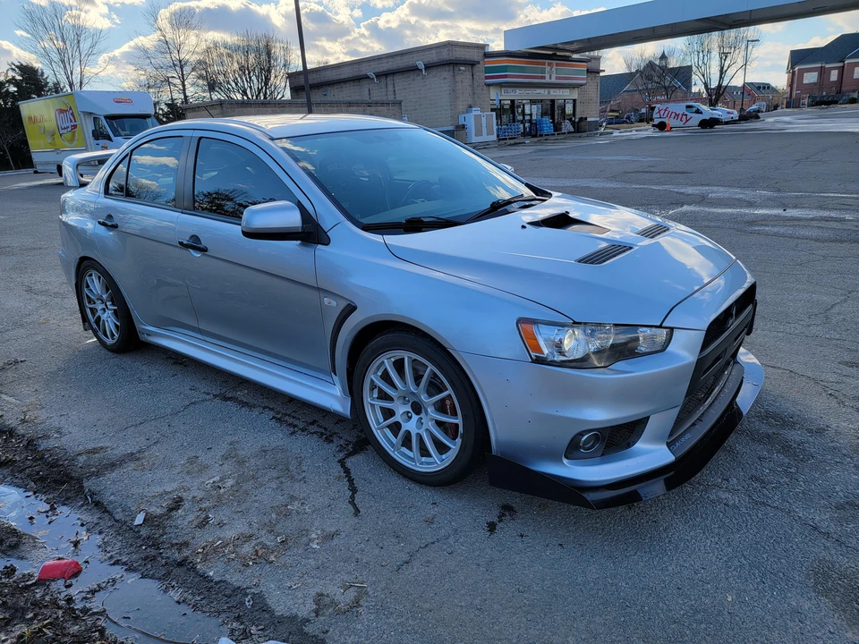 2010 Mitsubishi Lancer Evolution X 9th Gen - Image 16 of 31