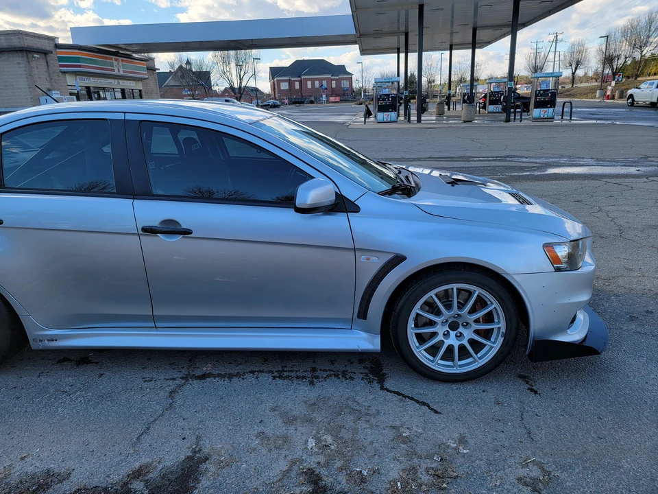 2010 Mitsubishi Lancer Evolution X 9th Gen - Image 15 of 31