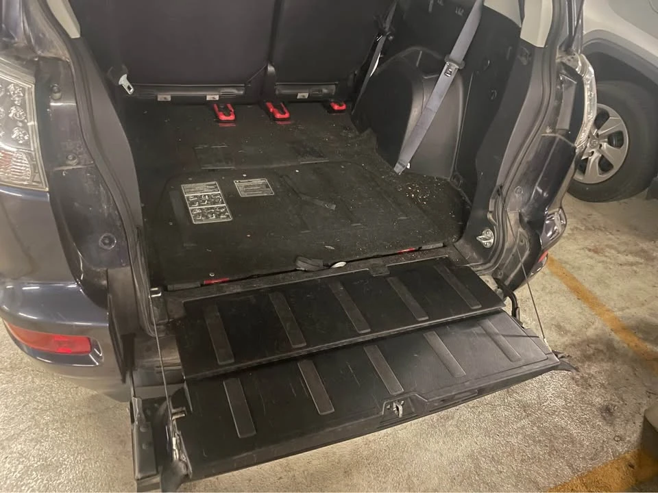 2010 Mitsubishi Outlander - Image 13 of 18