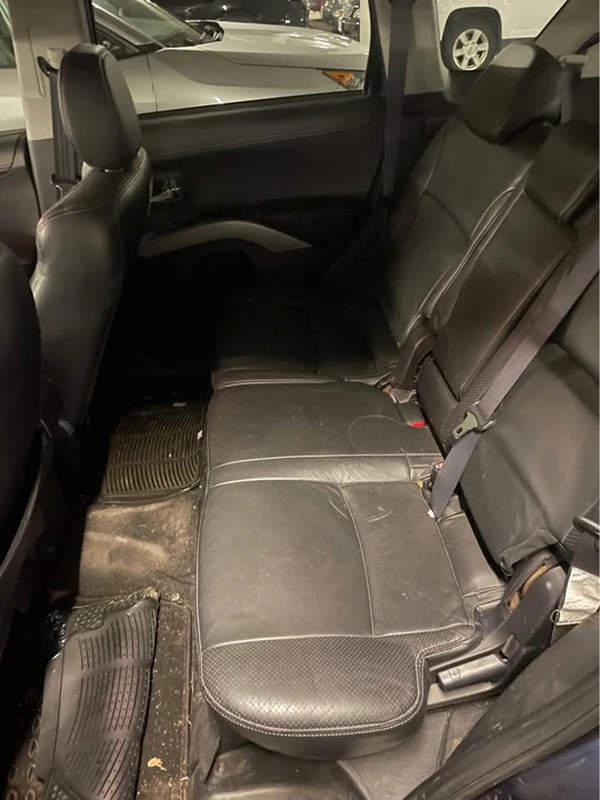 2010 Mitsubishi Outlander - Image 7 of 18