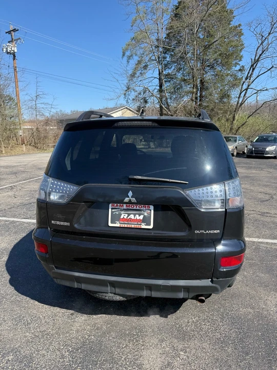 2010 Mitsubishi Outlander - Image 6 of 12