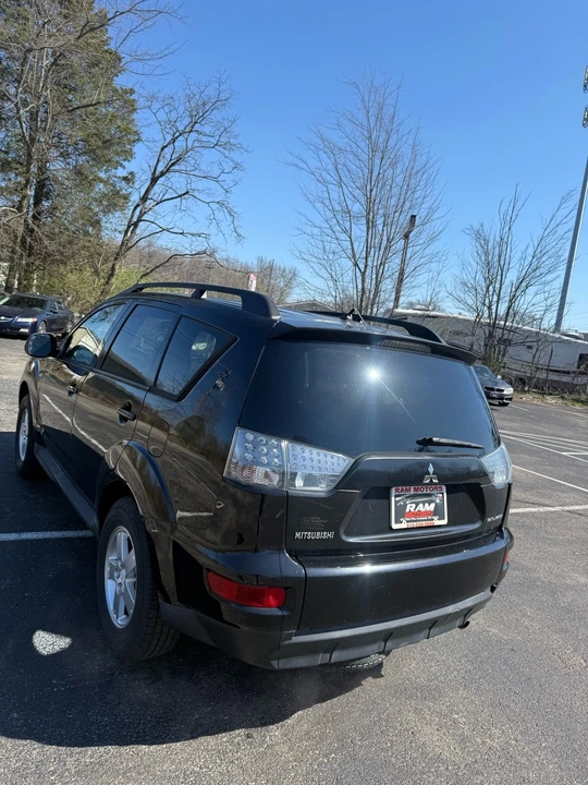 2010 Mitsubishi Outlander - Image 7 of 12