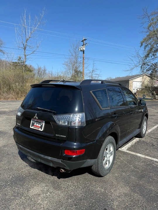 2010 Mitsubishi Outlander - Image 5 of 12