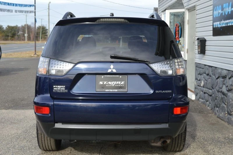 2010 Mitsubishi Outlander - Image 4 of 12