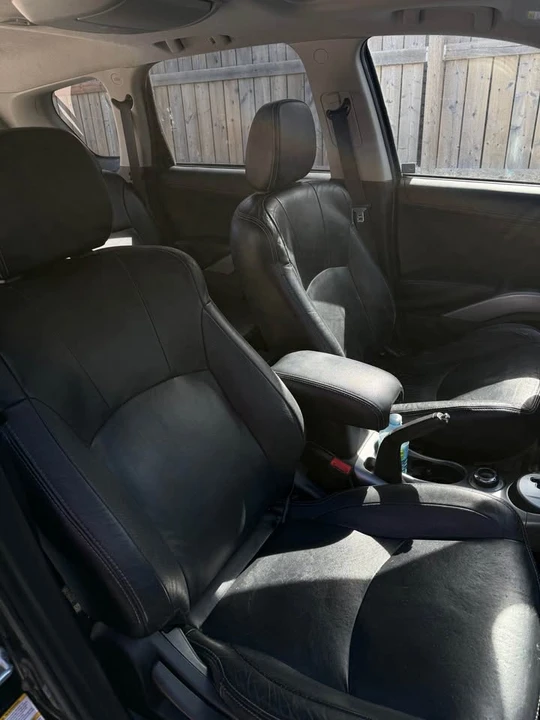 2010 Mitsubishi Outlander - Image 5 of 10