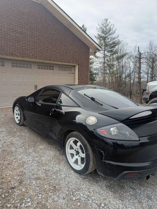 2010 Mitsubishi Eclipse 4th Gen - Image 2 of 10