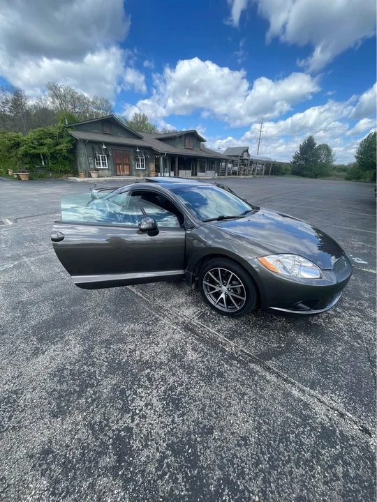 2010 Mitsubishi Eclipse 4th Gen - Image 4 of 10