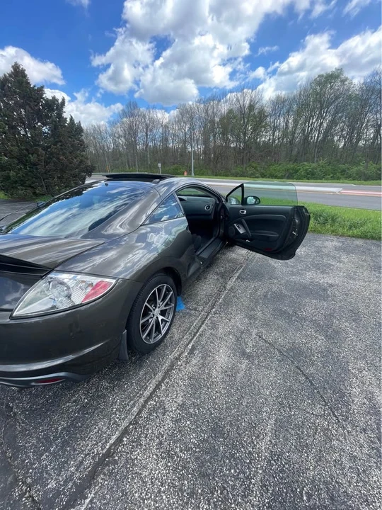 2010 Mitsubishi Eclipse 4th Gen - Image 3 of 10