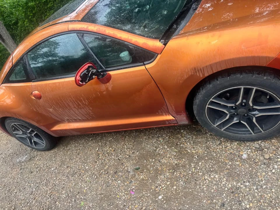 2010 Mitsubishi Eclipse 4th Gen - Image 2 of 4