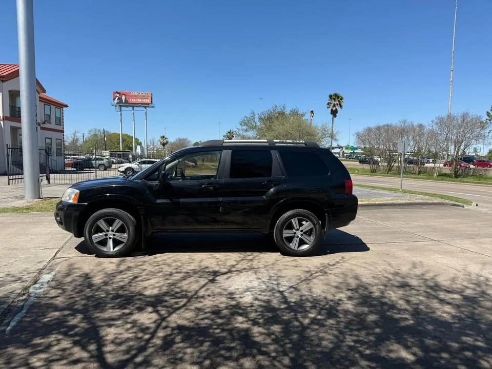 2010 Mitsubishi Endeavor - Image 5 of 20