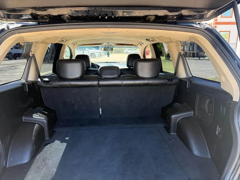 2010 Mitsubishi Endeavor - Image 17 of 20