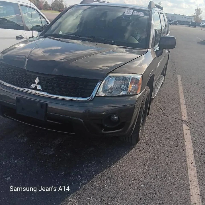 2010 Mitsubishi Endeavor - Image 6 of 6