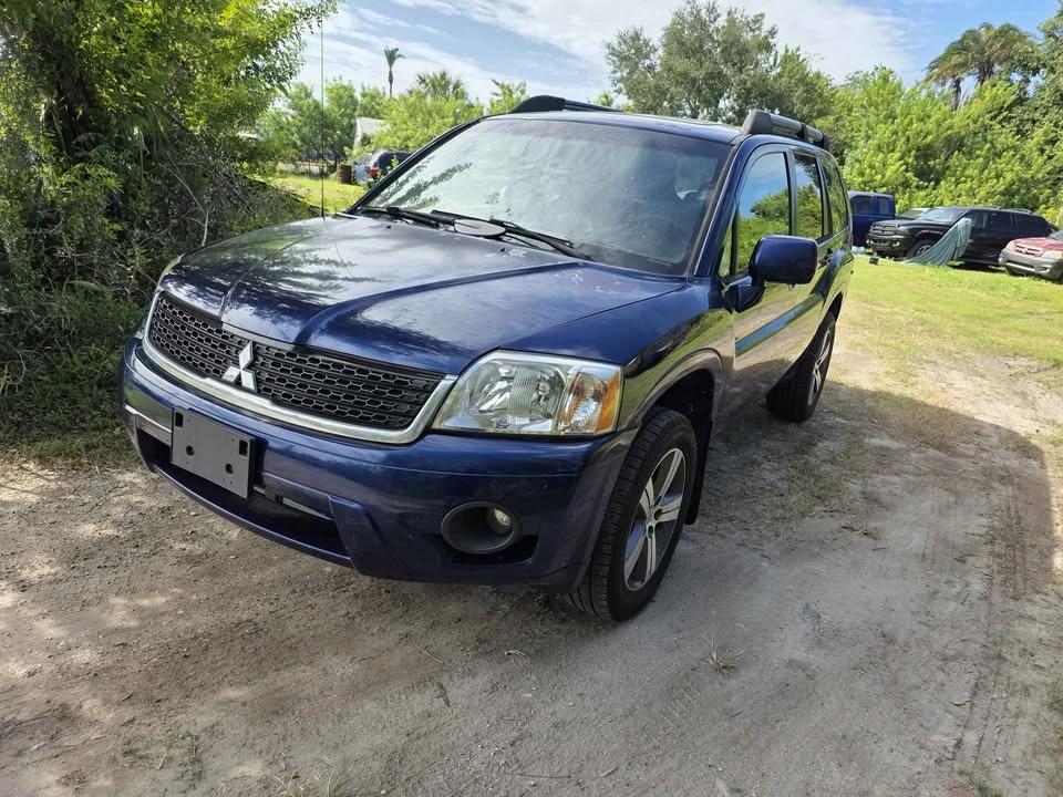 2010 Mitsubishi Endeavor - Image 3 of 11
