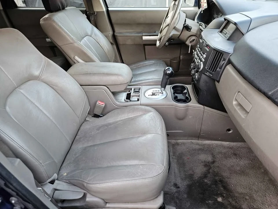 2010 Mitsubishi Endeavor - Image 15 of 17
