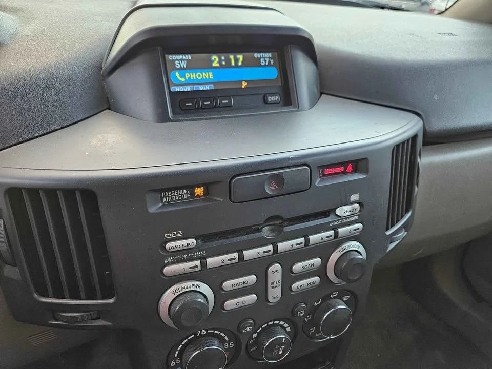 2010 Mitsubishi Endeavor - Image 14 of 17