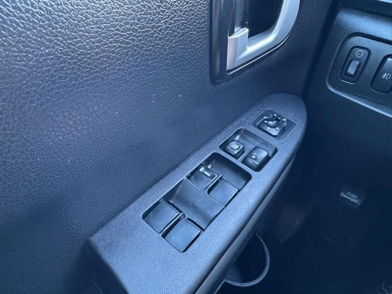 2010 Mitsubishi Endeavor - Image 19 of 20