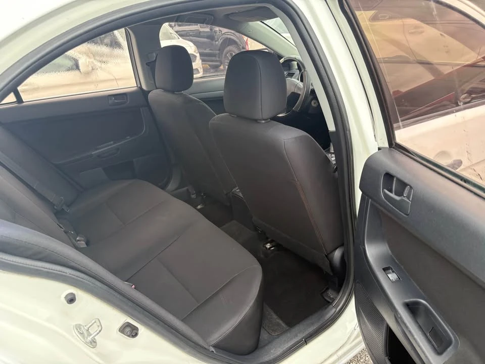 2010 Mitsubishi Lancer 9th Gen - Image 7 of 9