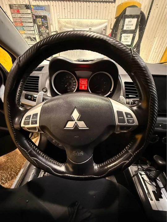 2010 Mitsubishi Lancer - Image 3 of 3