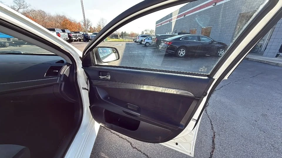 2010 Mitsubishi Lancer - Image 16 of 19
