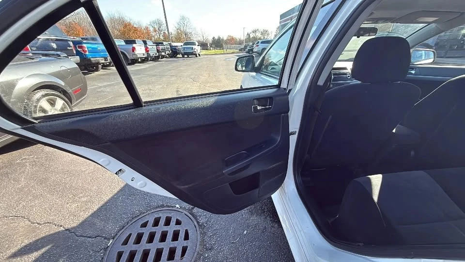 2010 Mitsubishi Lancer - Image 11 of 19