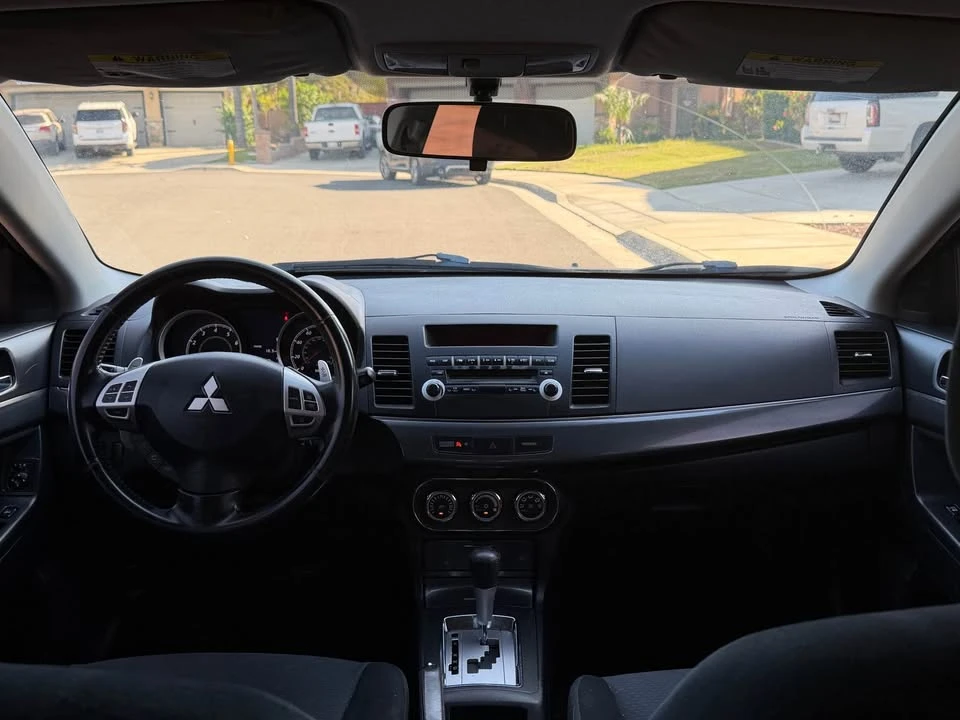 2010 Mitsubishi Lancer - Image 10 of 10