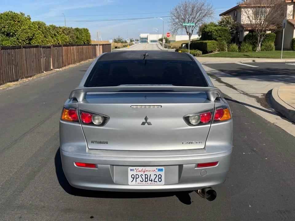 2010 Mitsubishi Lancer - Image 4 of 10