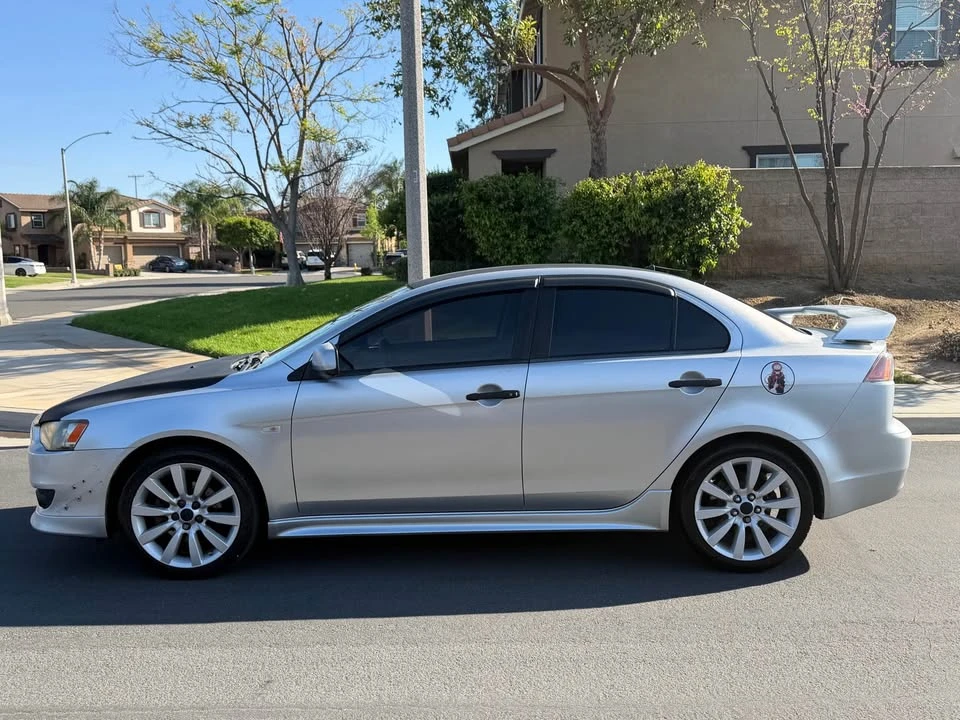 2010 Mitsubishi Lancer - Image 5 of 10