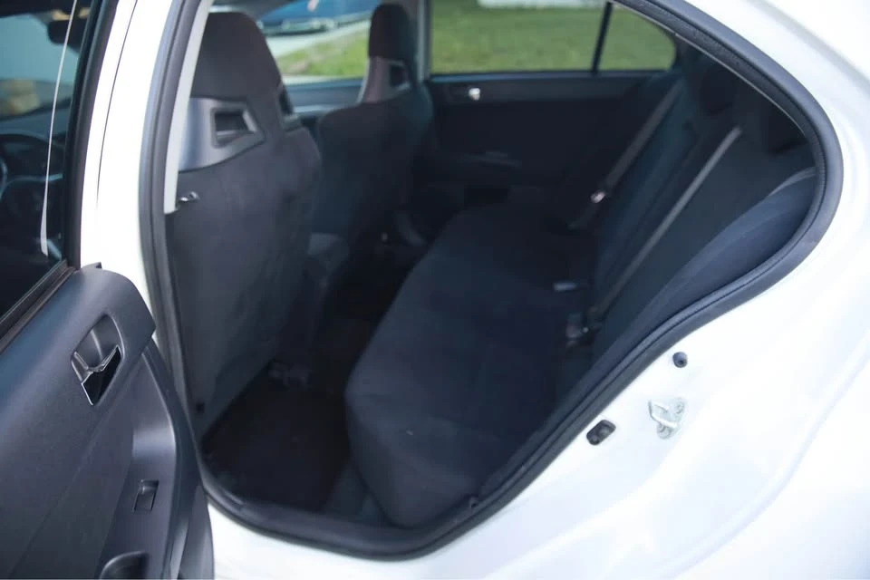 2010 Mitsubishi Lancer Evolution X 9th Gen - Image 17 of 19