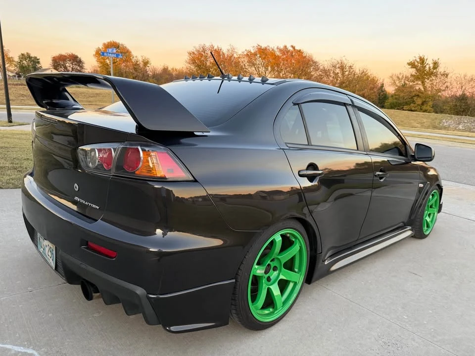 2010 Mitsubishi Lancer Evolution X 9th Gen - Image 2 of 12