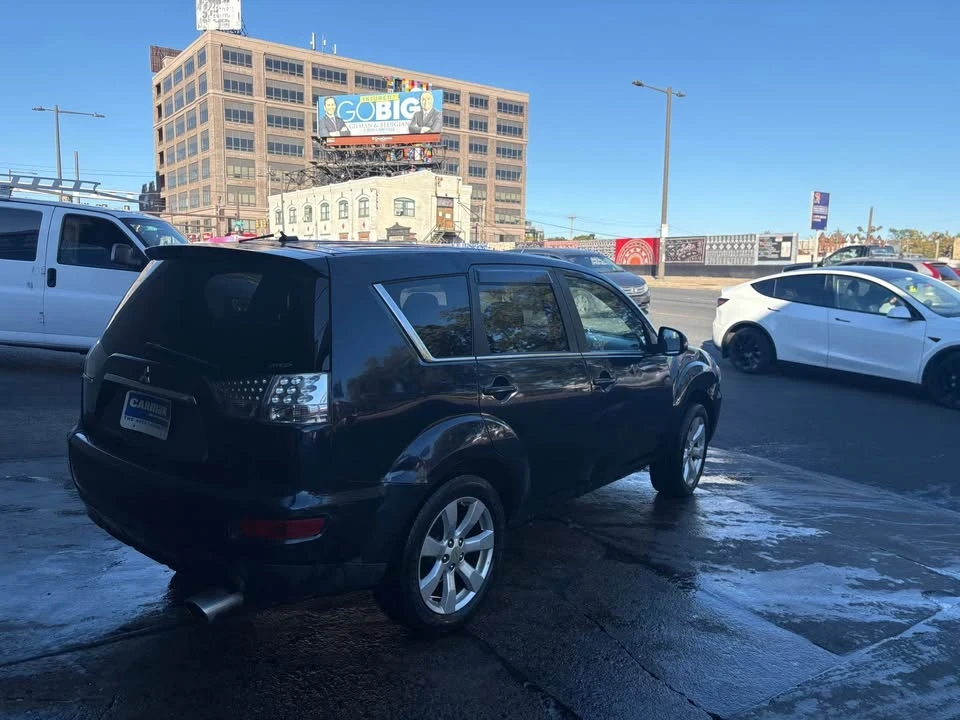 2010 Mitsubishi Outlander - Image 5 of 10