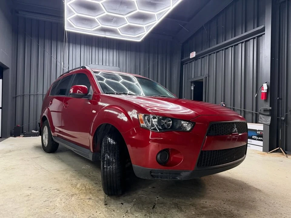 2010 Mitsubishi Outlander - Image 8 of 20