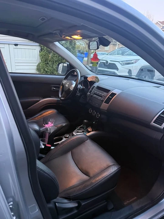 2010 Mitsubishi Outlander - Image 7 of 10
