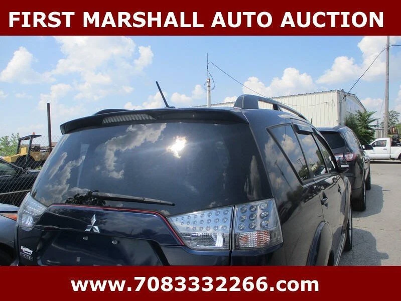 2010 Mitsubishi Outlander - Image 2 of 6