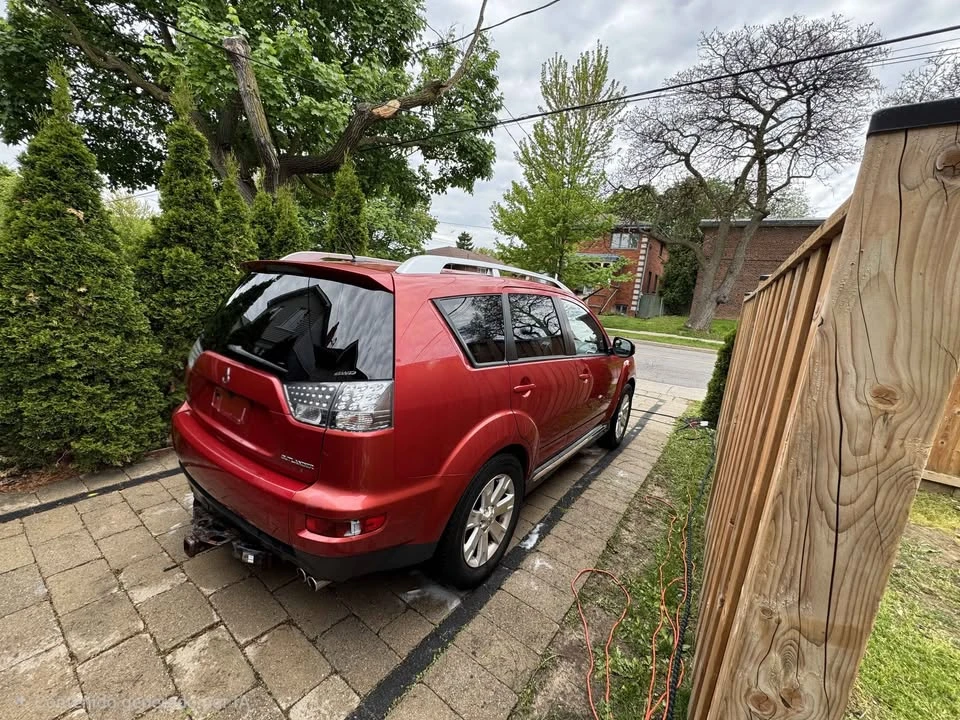 2010 Mitsubishi Outlander - Image 5 of 5