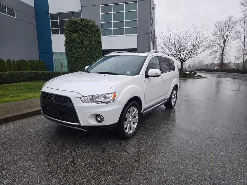 2010 Mitsubishi Outlander - Image 8 of 15
