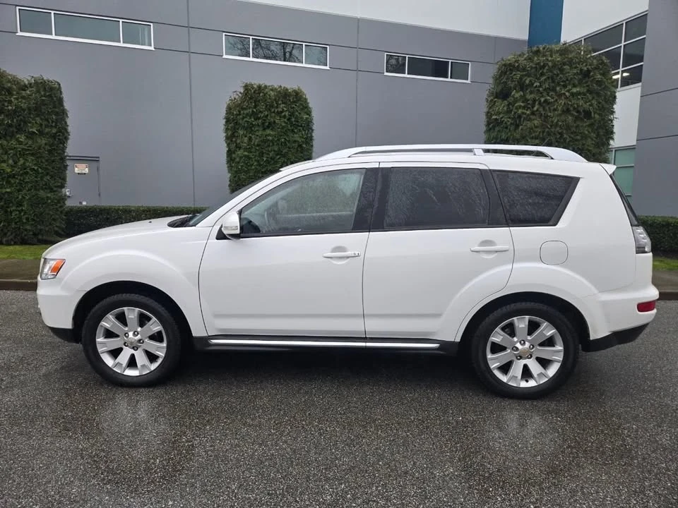 2010 Mitsubishi Outlander - Image 7 of 15