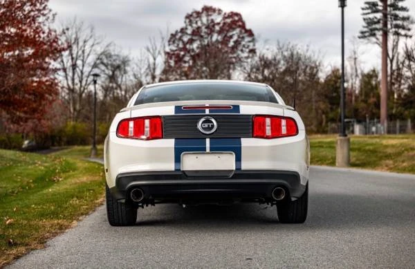 2010 Ford S197 Mustang - Image 3 of 6