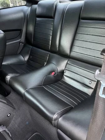 2010 Ford S197 Mustang - Image 7 of 10