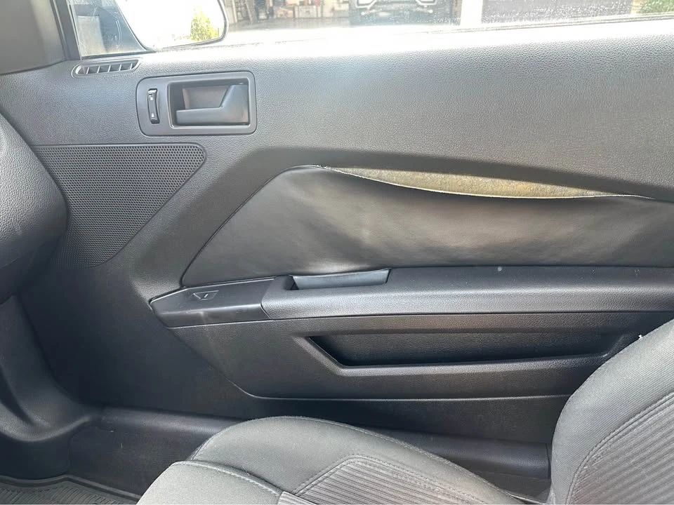 2010 Ford S197 Mustang - Image 6 of 10
