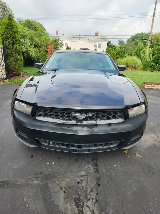 2010 Ford S197 Mustang - Image 2 of 9