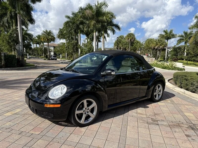 2010 Volkswagen New Beetle - Image 6 of 21