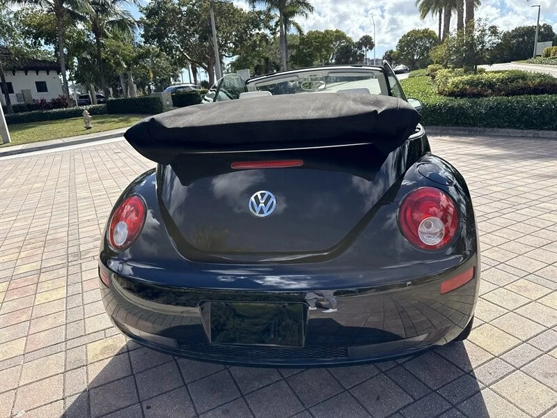 2010 Volkswagen New Beetle - Image 7 of 21