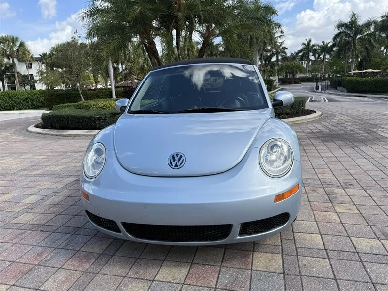 2010 Volkswagen New Beetle - Image 16 of 21