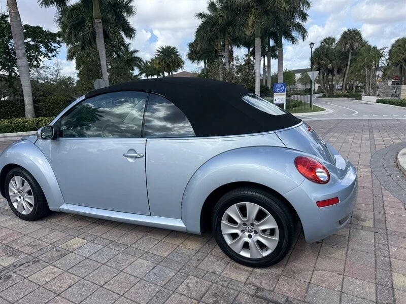 2010 Volkswagen New Beetle - Image 5 of 21