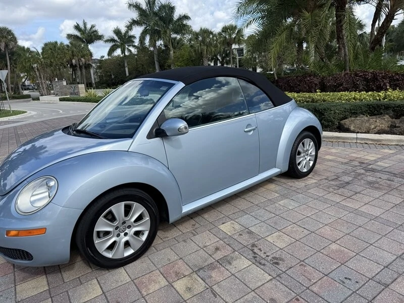 2010 Volkswagen New Beetle - Image 6 of 21