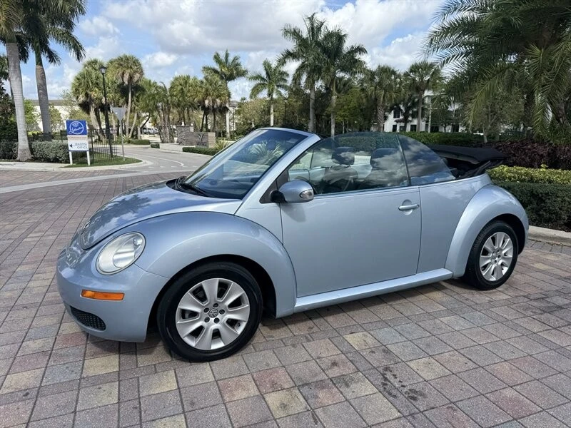 2010 Volkswagen New Beetle - Image 13 of 21