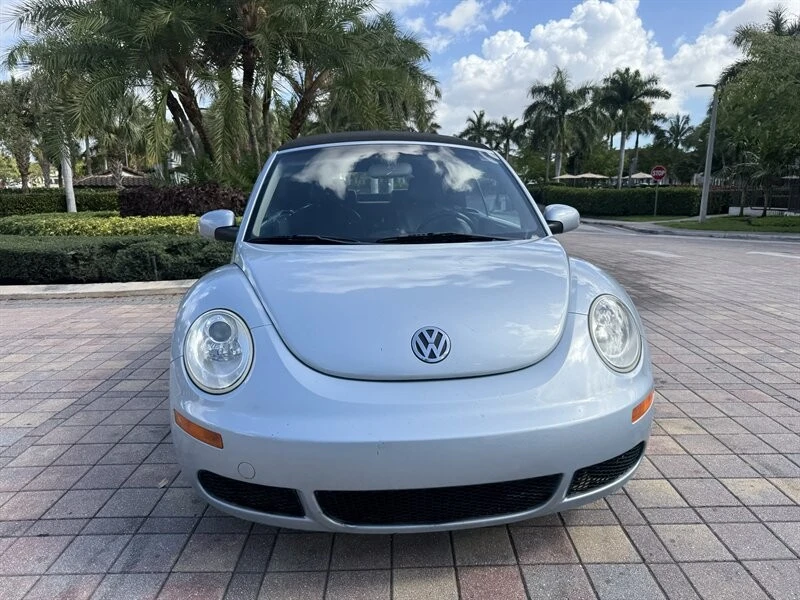 2010 Volkswagen New Beetle - Image 4 of 21