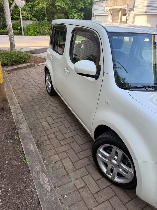 2010 Nissan Cube - Image 4 of 8