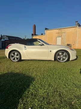 2010 Nissan 370Z Sport Touring Roadster 2D