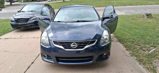 2010 Nissan Altima 2.5 S Coupe 2D